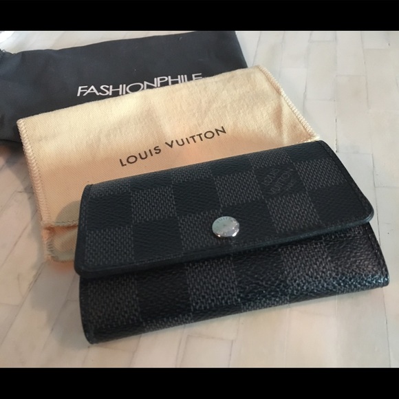 Louis Vuitton Accessories - Authentic Louis Vuitton Damier Graphite 6 Key